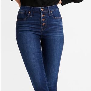 9" mid-rise skinny jeans in julie wash: fly button